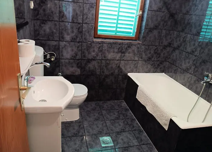 Blazo Apartman Neviđane